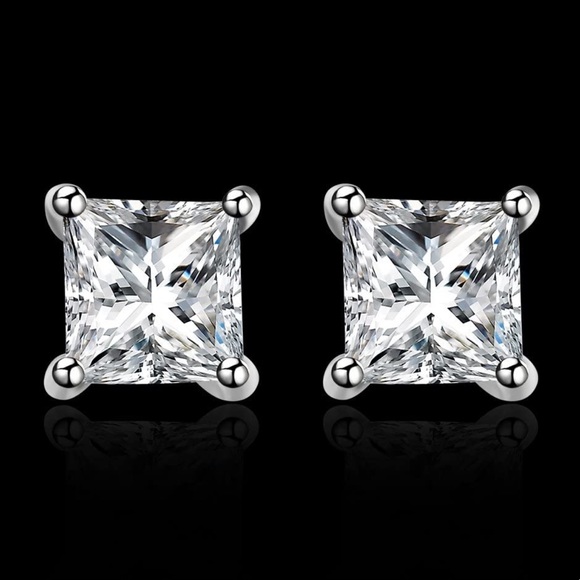 Sterling Silver 925. Simulate Diamond Stud Earring. - Picture 6 of 13